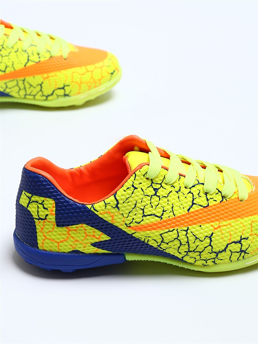 أحذية كرة القدم بالأربطة للأولاد-4