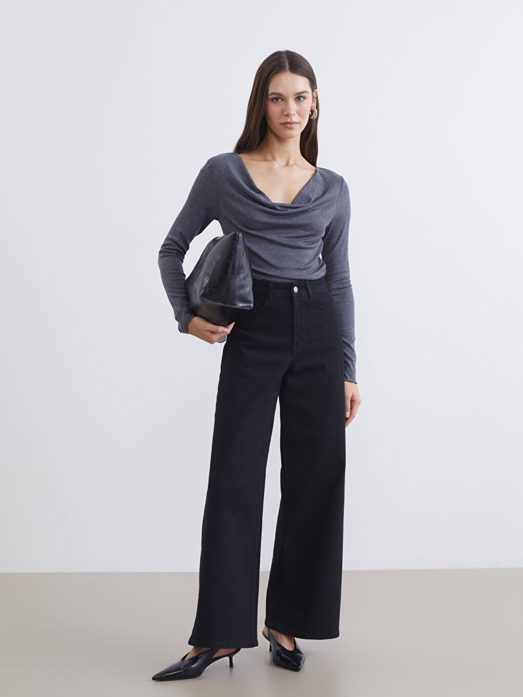 Antrasit Dökümlü Yaka Büzgülü Bluz