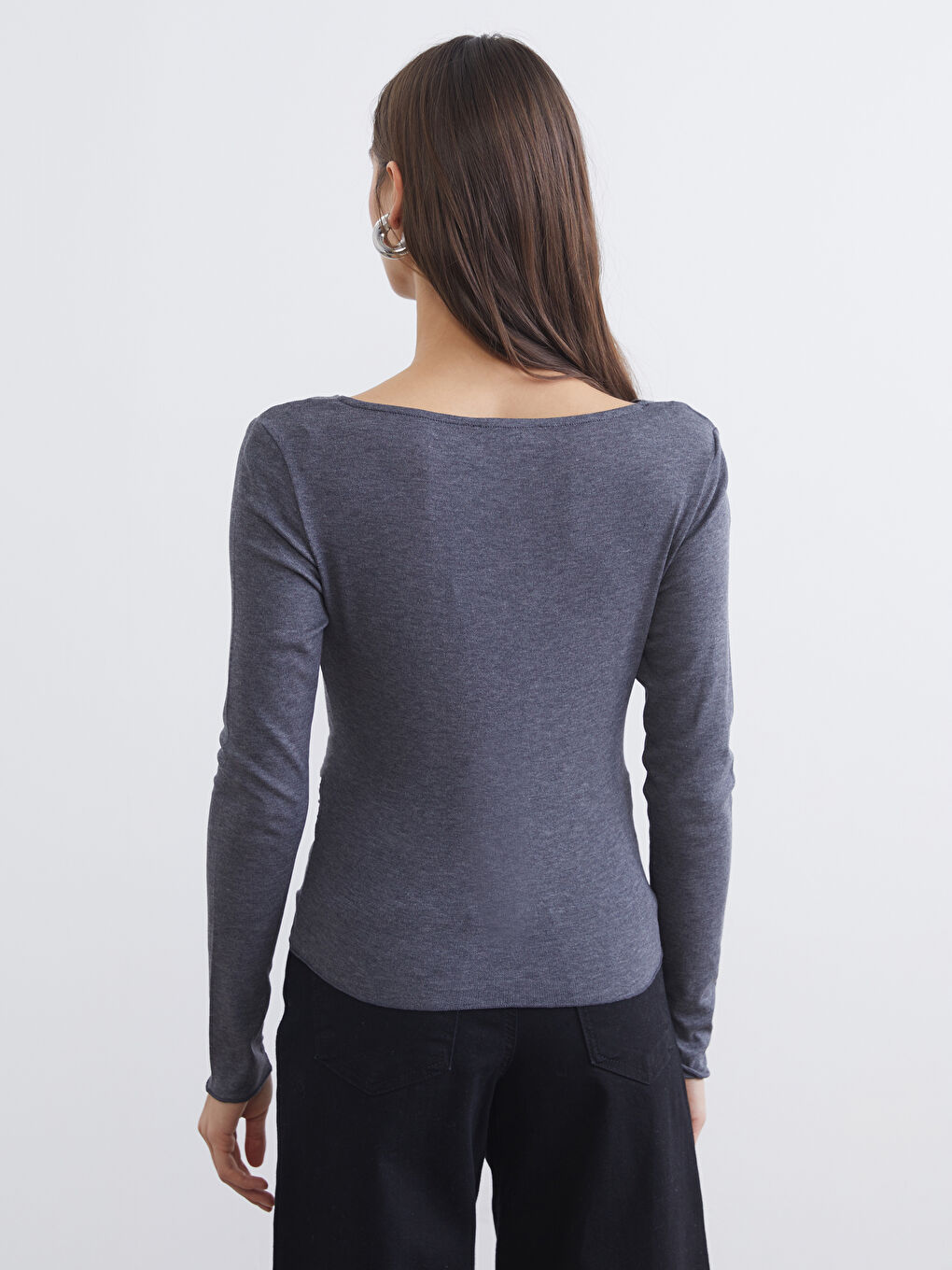 Antrasit Dökümlü Yaka Büzgülü Bluz-3