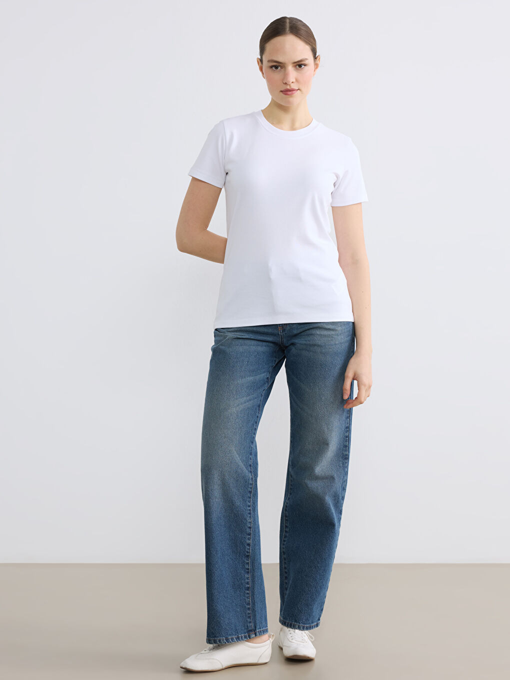 Женщины Белый Футболка-1