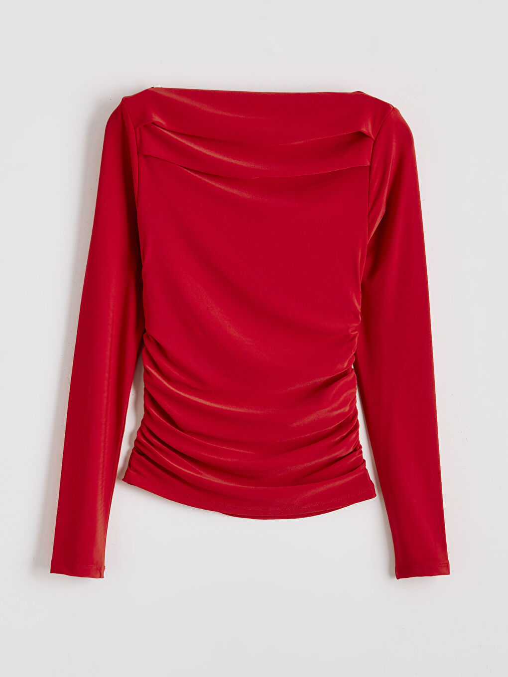 Kırmızı Dökümlü Yaka Büzgülü Bluz-4