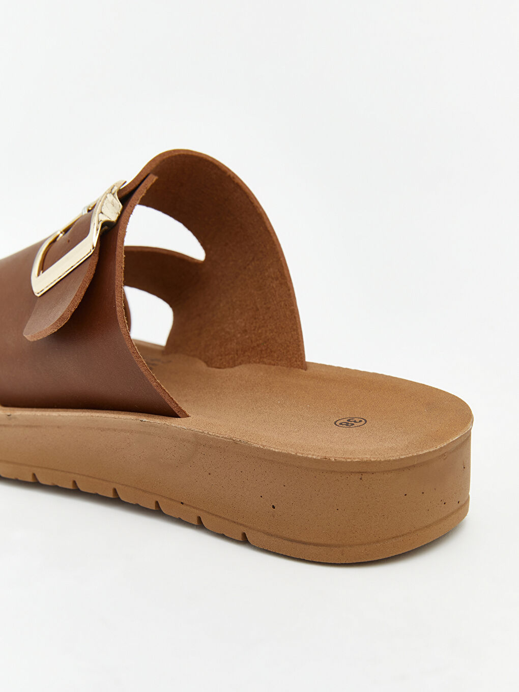 Kahverengi Toka Detaylı Kalın Tabanlı Çapraz Bantlı Terlik-4