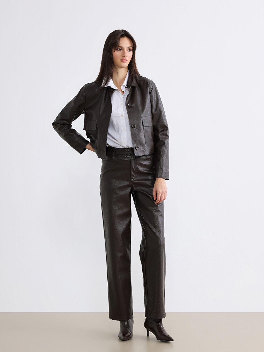 Куртка из искусственной кожи с отложным воротником для женское-2