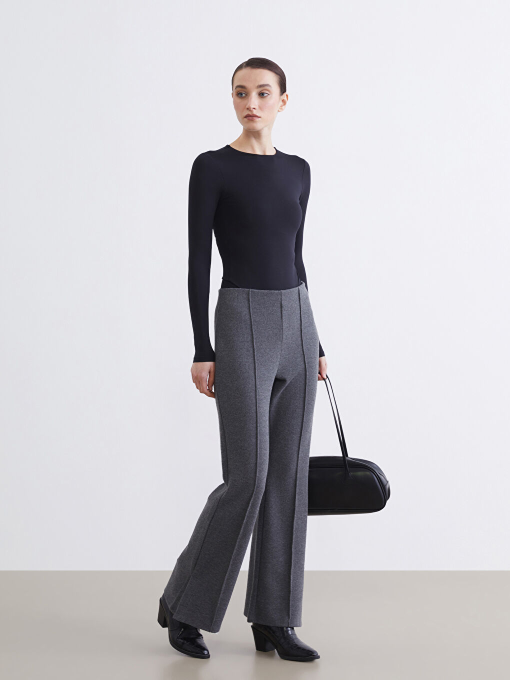 Antrasit Beli Lastikli İspanyol Paça Kadın Pantolon