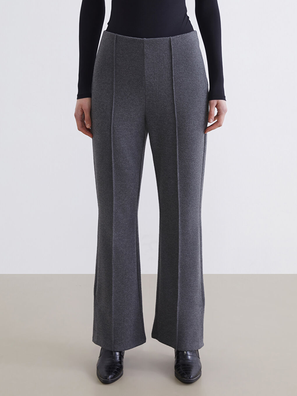 Antrasit Beli Lastikli İspanyol Paça Kadın Pantolon-1