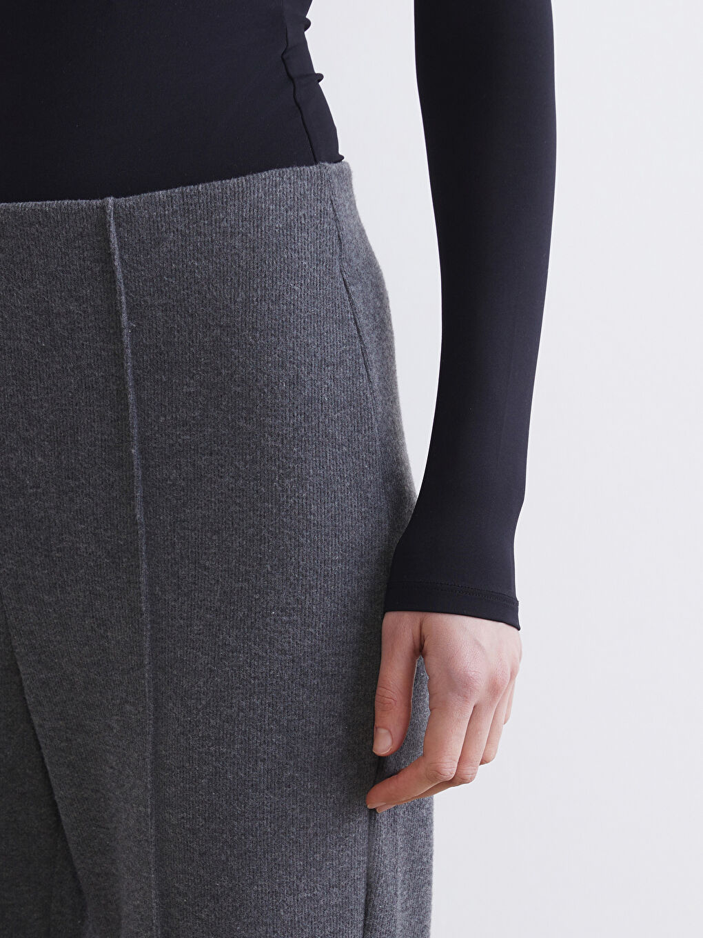 Antrasit Beli Lastikli İspanyol Paça Kadın Pantolon-2