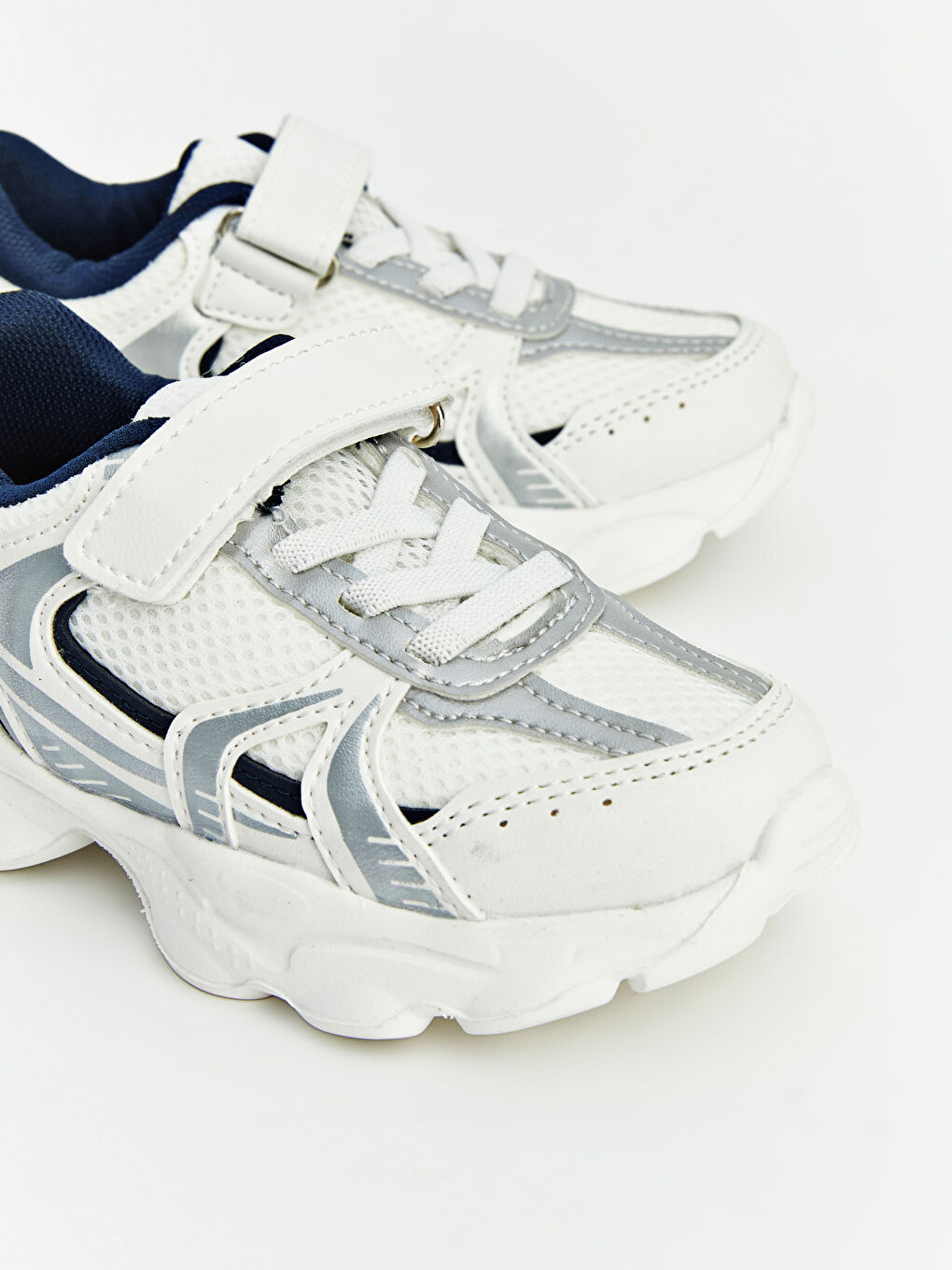 Beyaz Bağcık ve Cırt Cırtlı Erkek Bebek Spor Ayakkabı-1