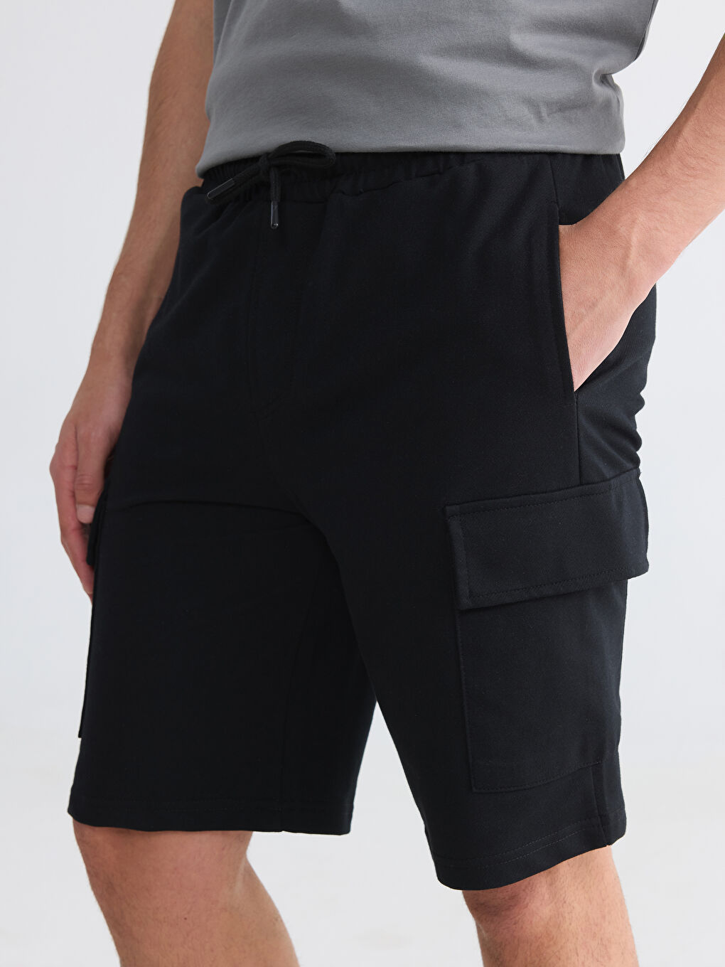 Standard Fit Men's Cargo Shorts-2