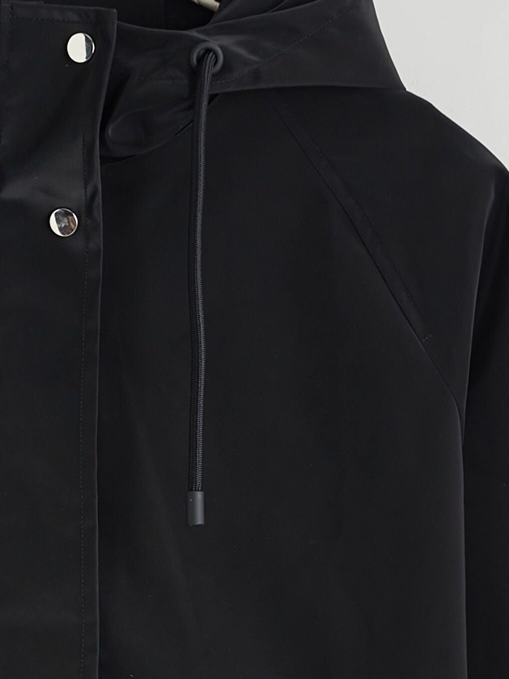 Siyah Kapüşonlu Oversize Kadın Deri Görünümlü Yağmurluk-7