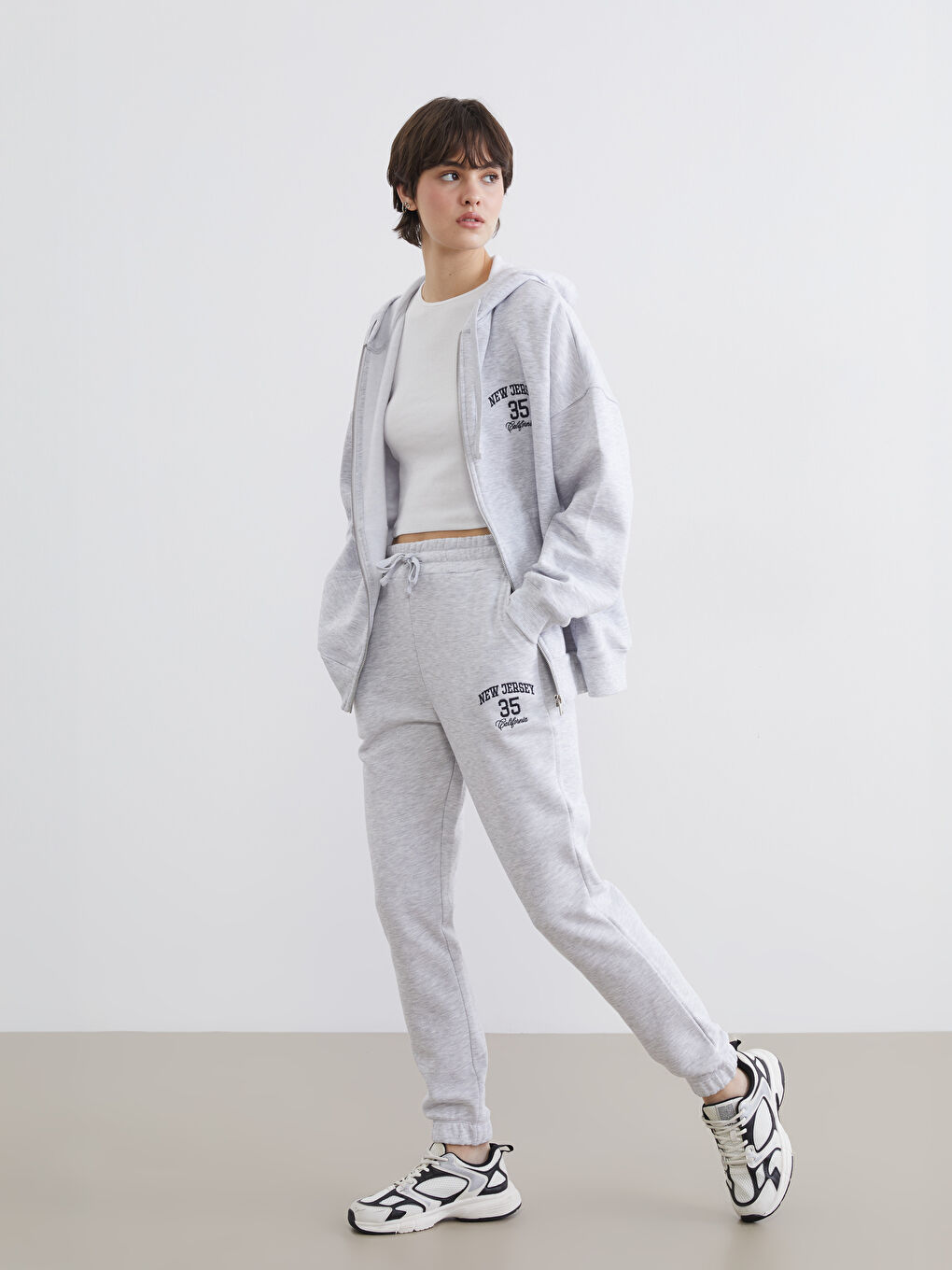 Gri California Nakışlı Kadın Kalın Jogger Eşofman Altı