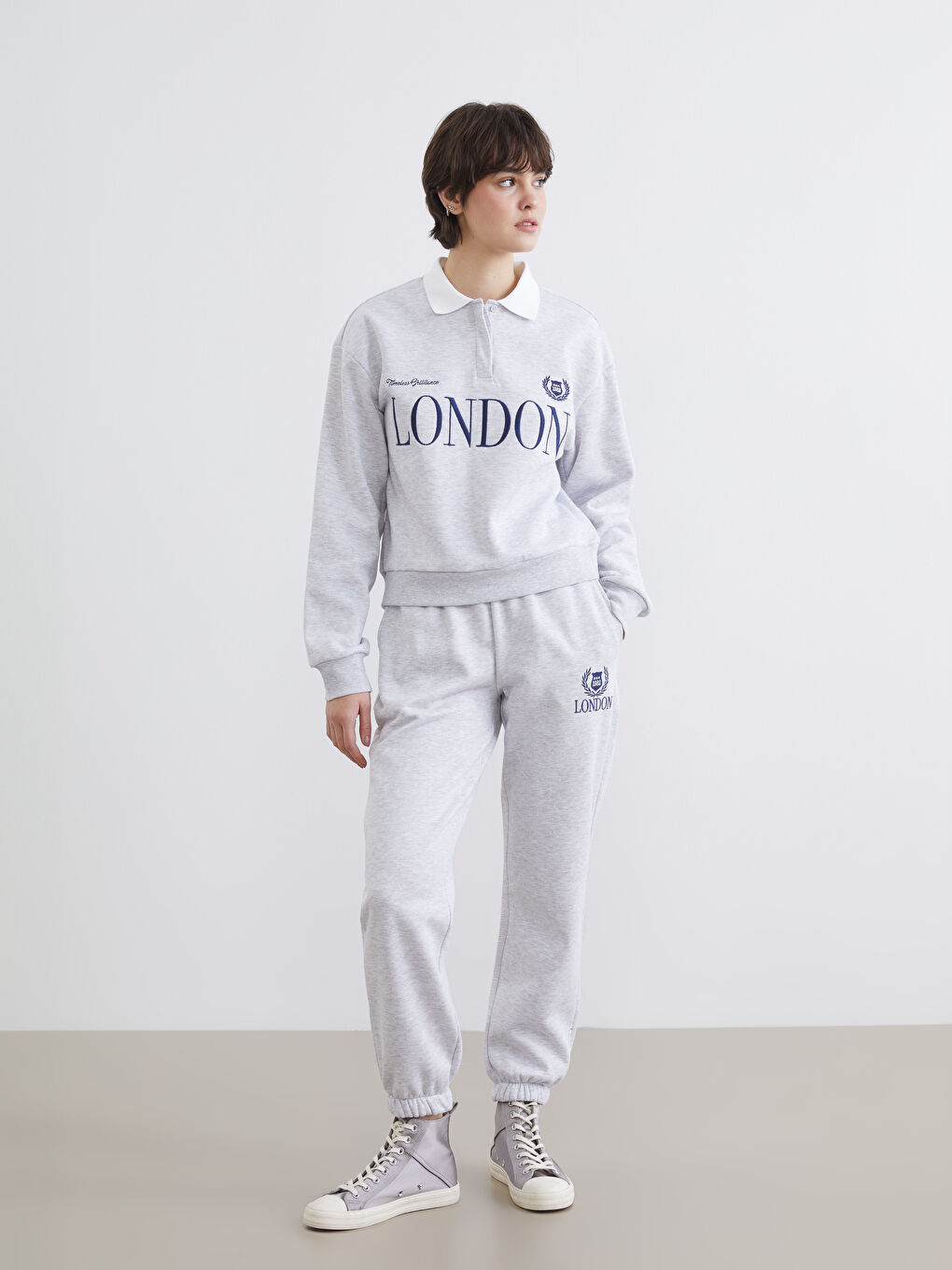 بنطال رياضي رياضي رمادي امرأة