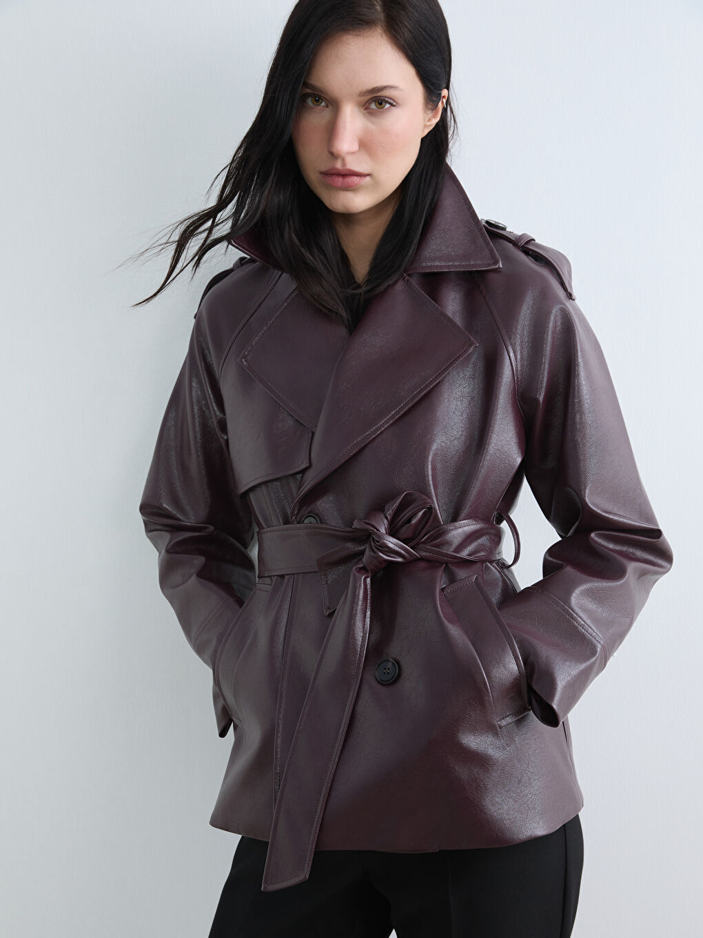 Bordo Kruvaze Yaka Kadın Deri Görünümlü Trençkot