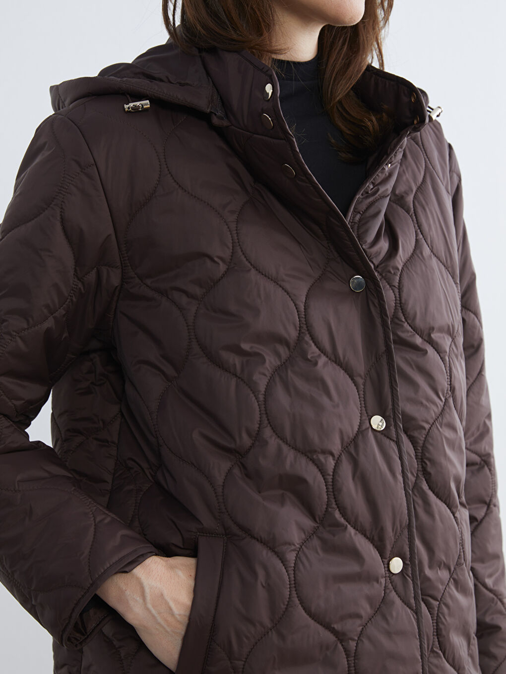 Kahverengi Kapüşonlu Kapitone Kadın Şişme Mont-3