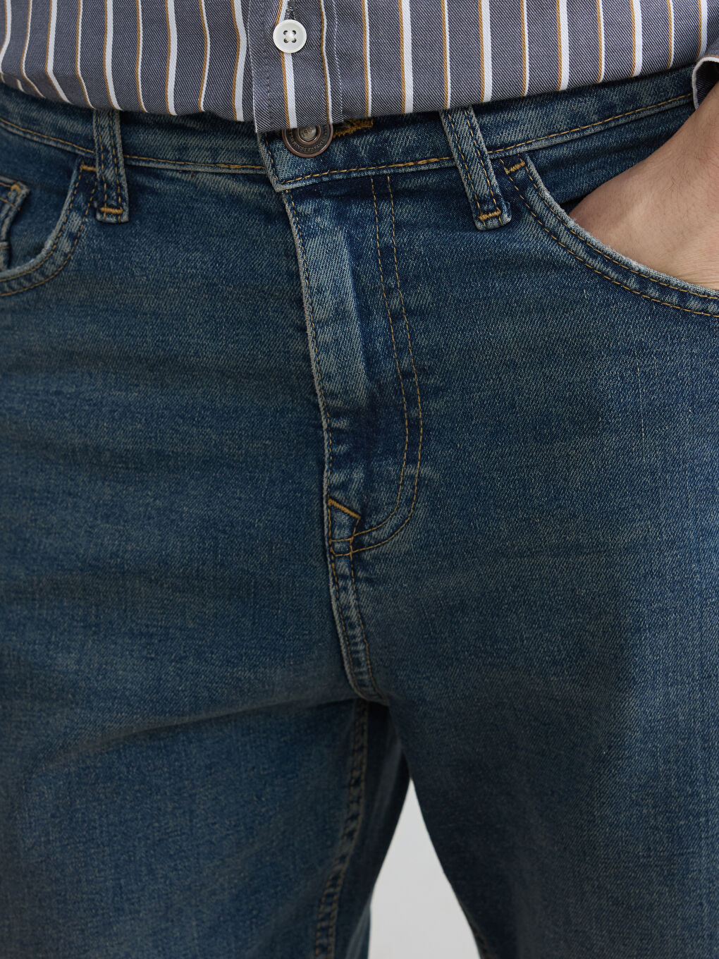 710 Loose Fit Men's Jeans-2