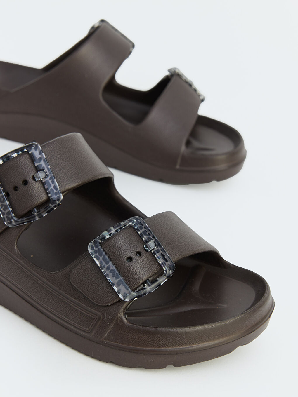 Kahverengi Çift Bantlı Kadın Terlik-2