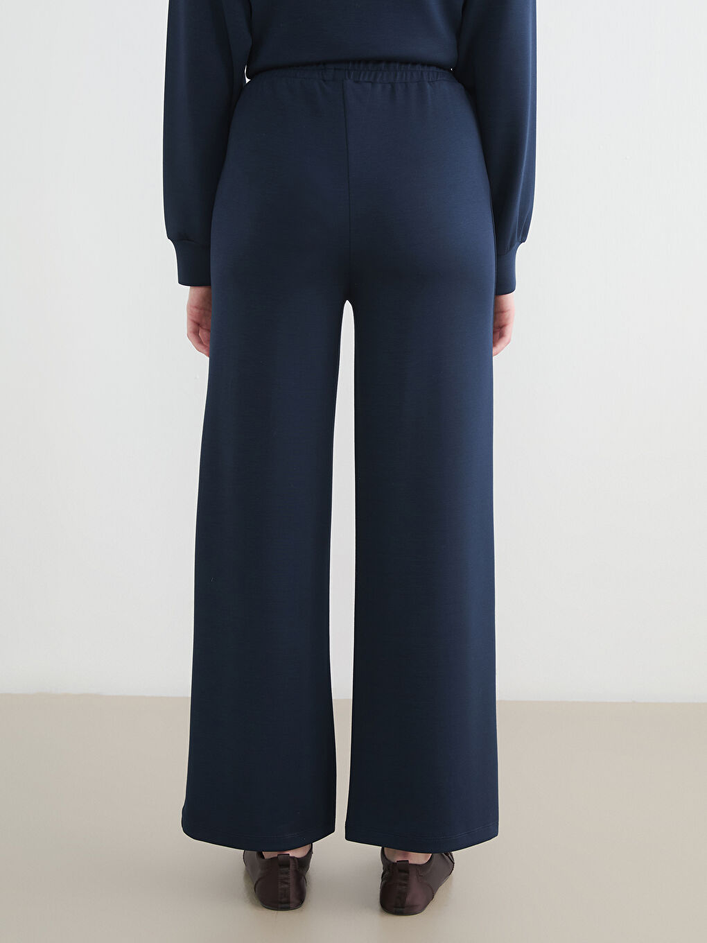 Elastic Waist Soft Touch Women's Sweatpants-3
