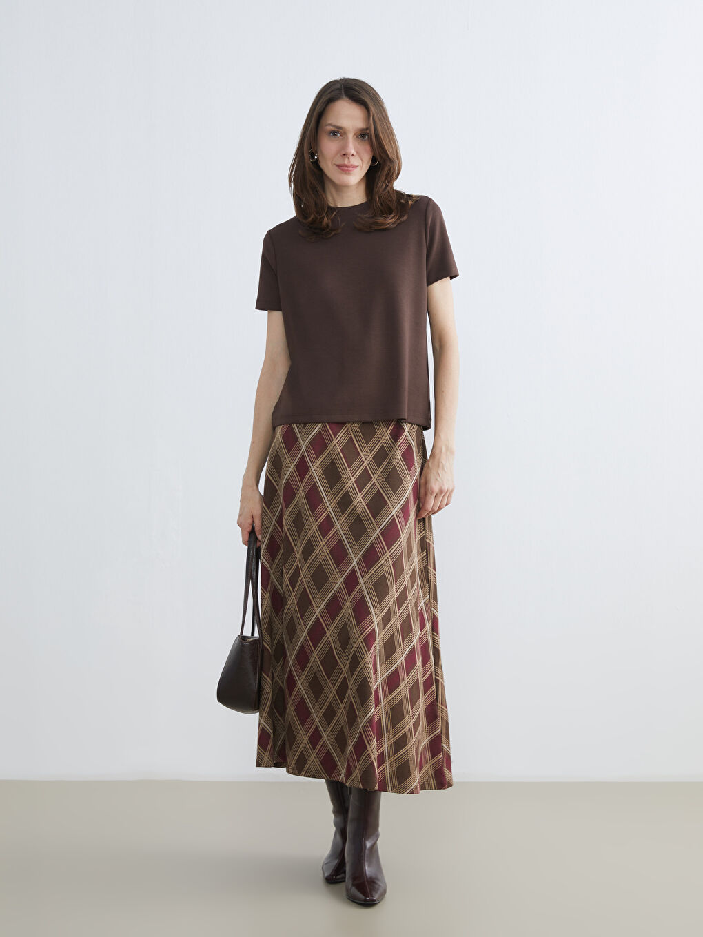 Kahverengi Beli Lastikli Baklava Desenli A Kesim Etek