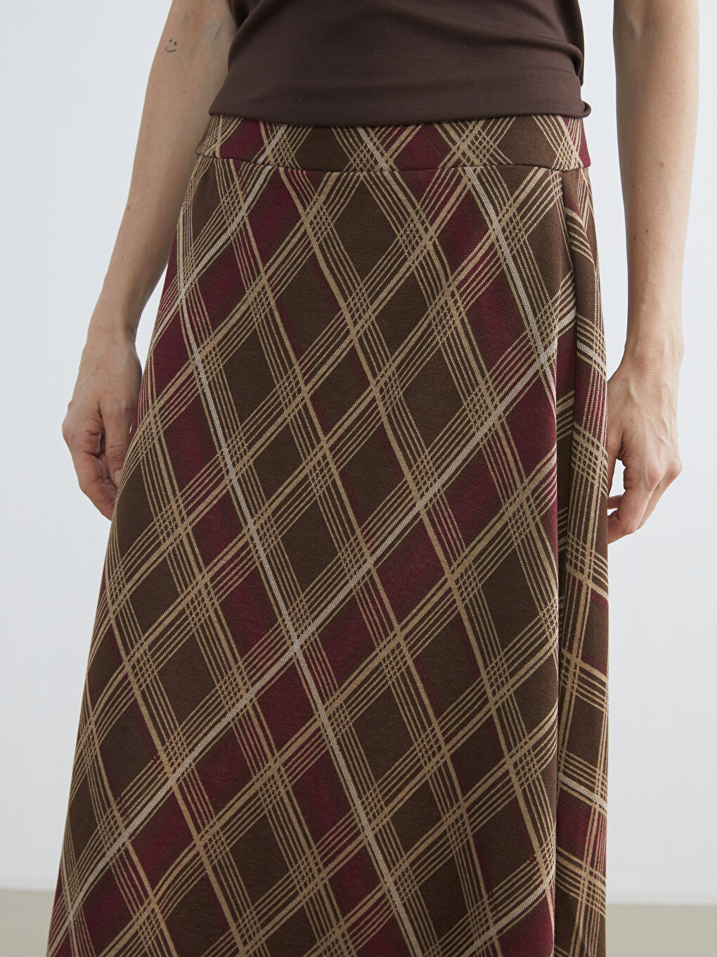 Kahverengi Beli Lastikli Baklava Desenli A Kesim Etek-2