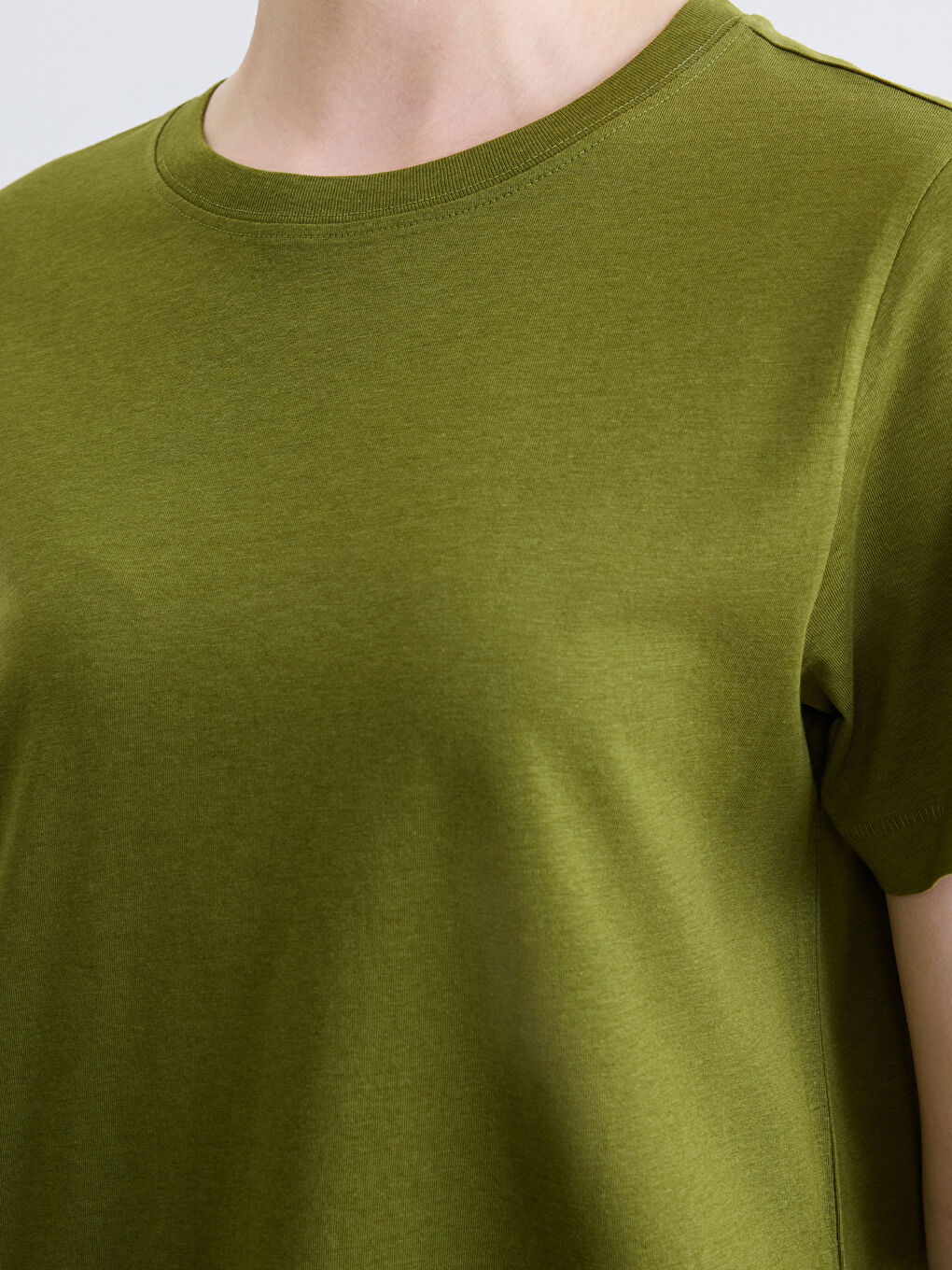 дөңгелек жағалы әйелдерге арналған футболка-2