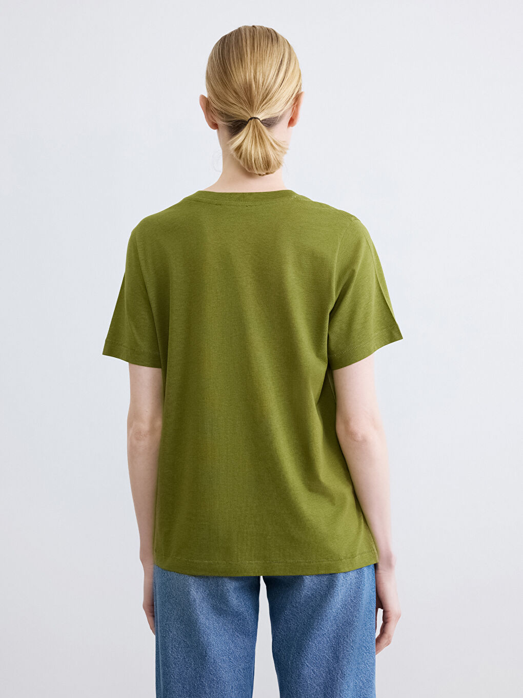 дөңгелек жағалы әйелдерге арналған футболка-3