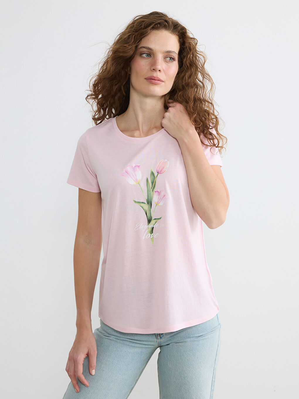 Pembe Bisiklet Yaka Çiçek Baskılı Kadın Tişört