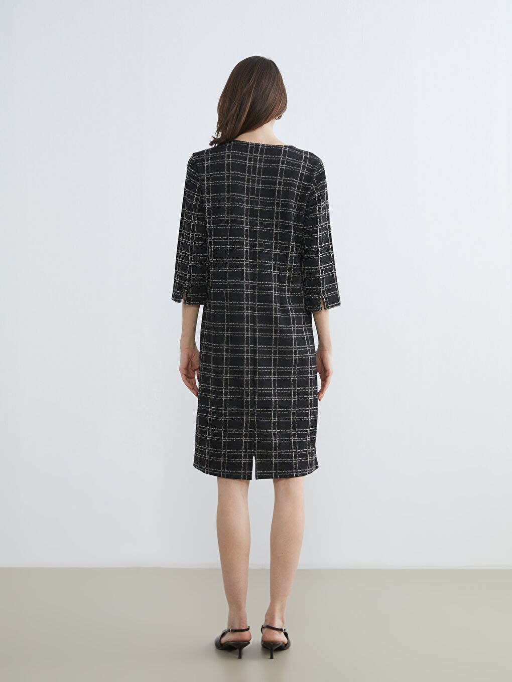 Siyah Kaçık Yaka Ekose Elbise-3