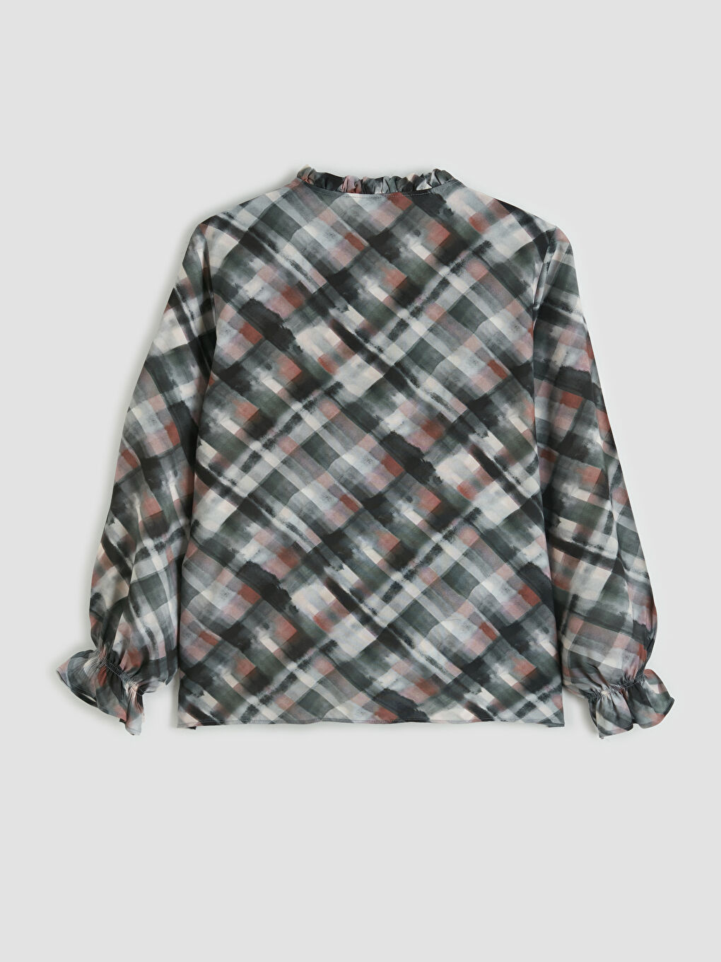 Gri Fırfırlı Kaçık Yaka Ekose Kadın Gömlek-4