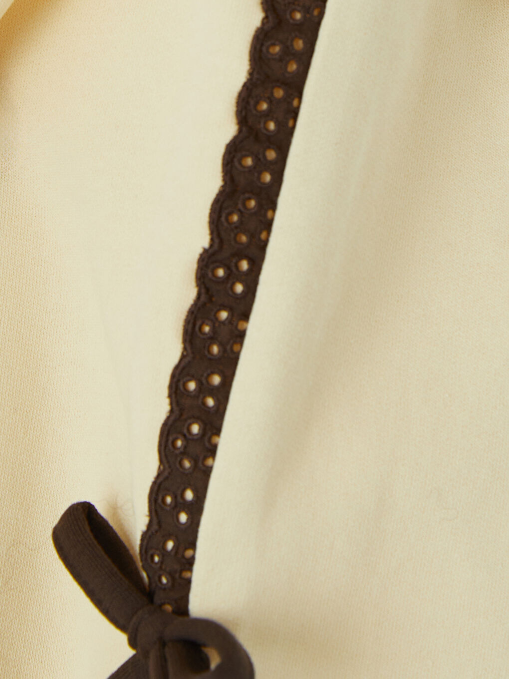 Sarı Fiyonk ve Dantel Detaylı Kız Çocuk Şort-3