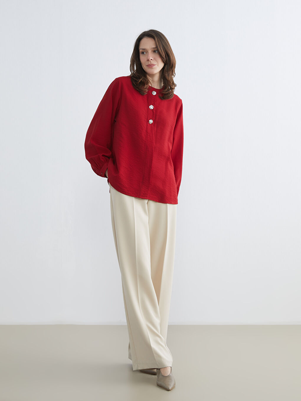 Kırmızı Hakim Yaka Dokulu Kadın Gömlek-1