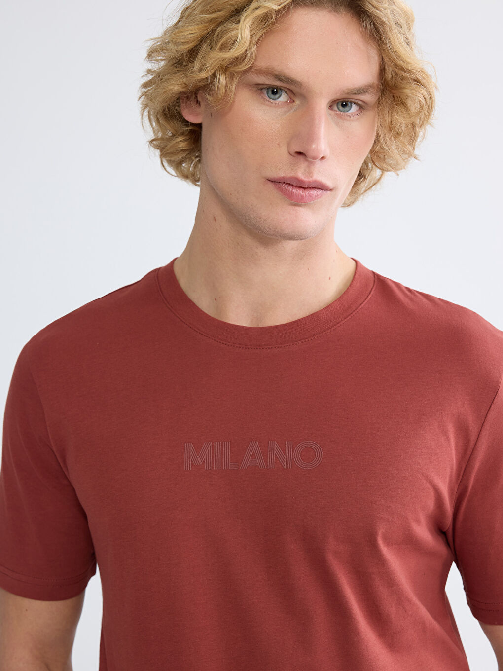 Bordo Bisiklet Yaka Baskılı Penye Erkek Tişört