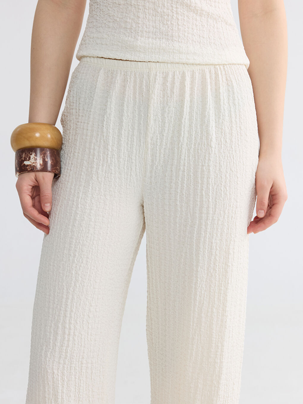 Bej Beli Lastikli Dokulu Kadın Pantolon-2