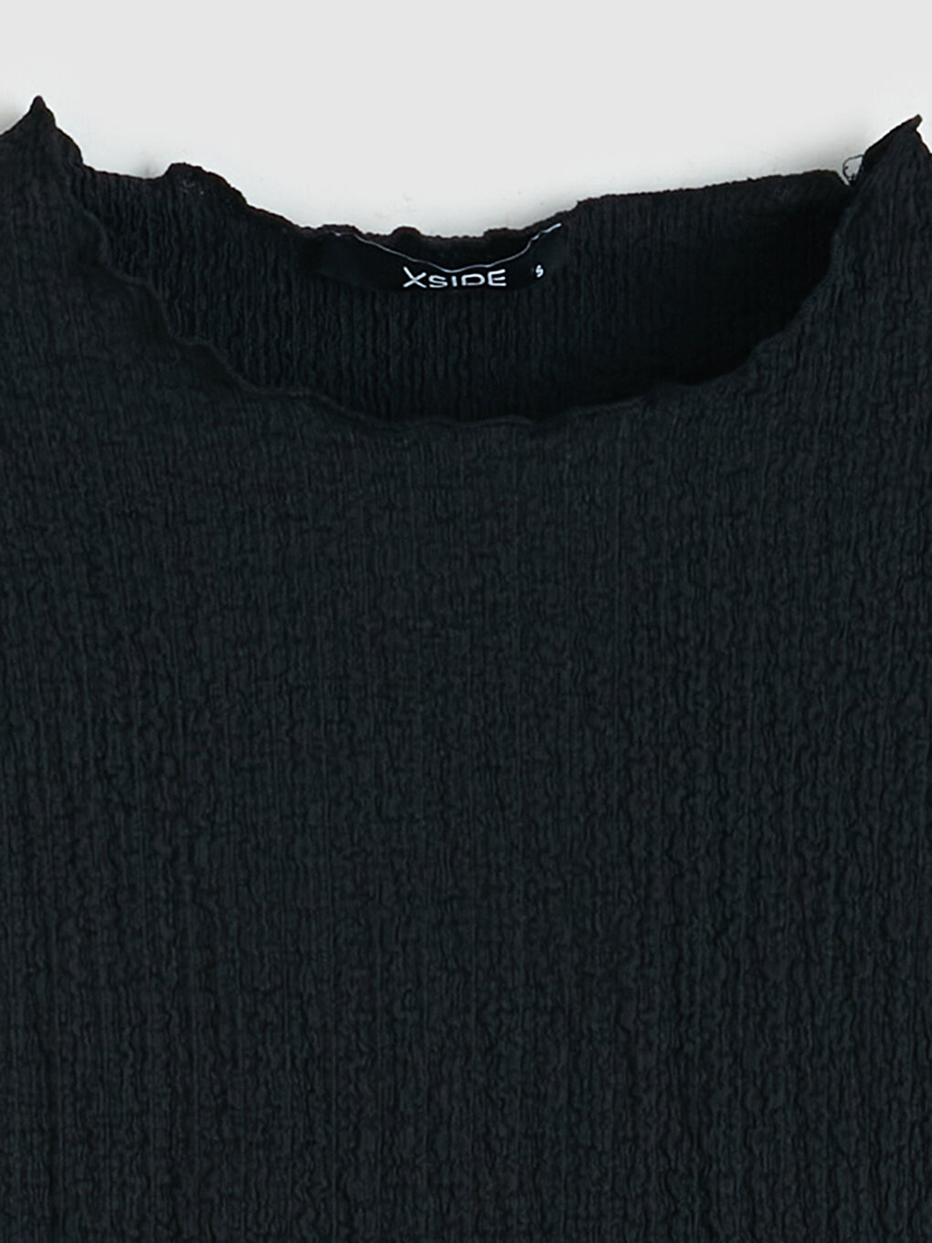 Siyah Bisiklet Yaka Fırfırlı Dokulu Bluz-5