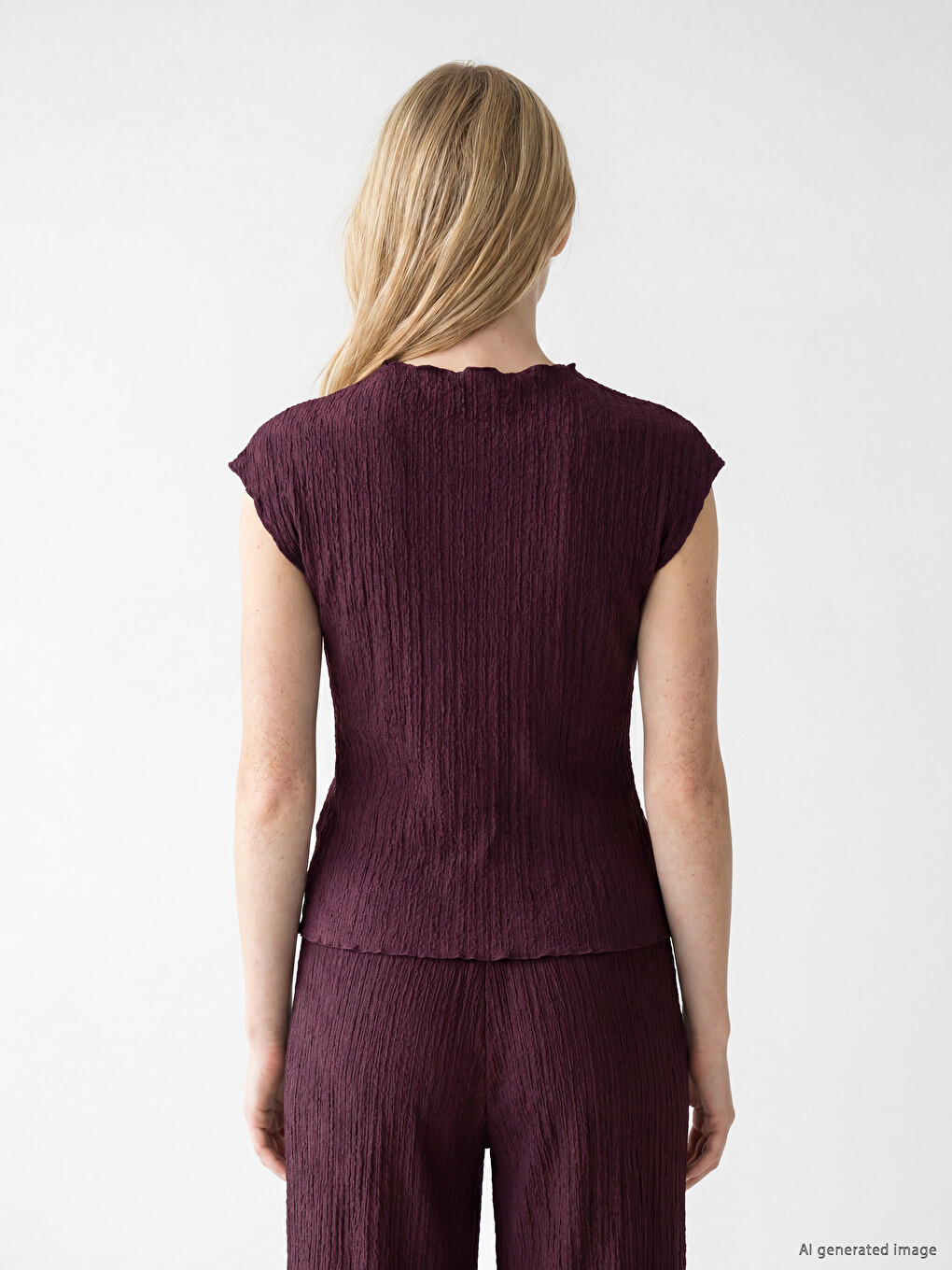 Bordo Bisiklet Yaka Fırfırlı Dokulu Bluz-3