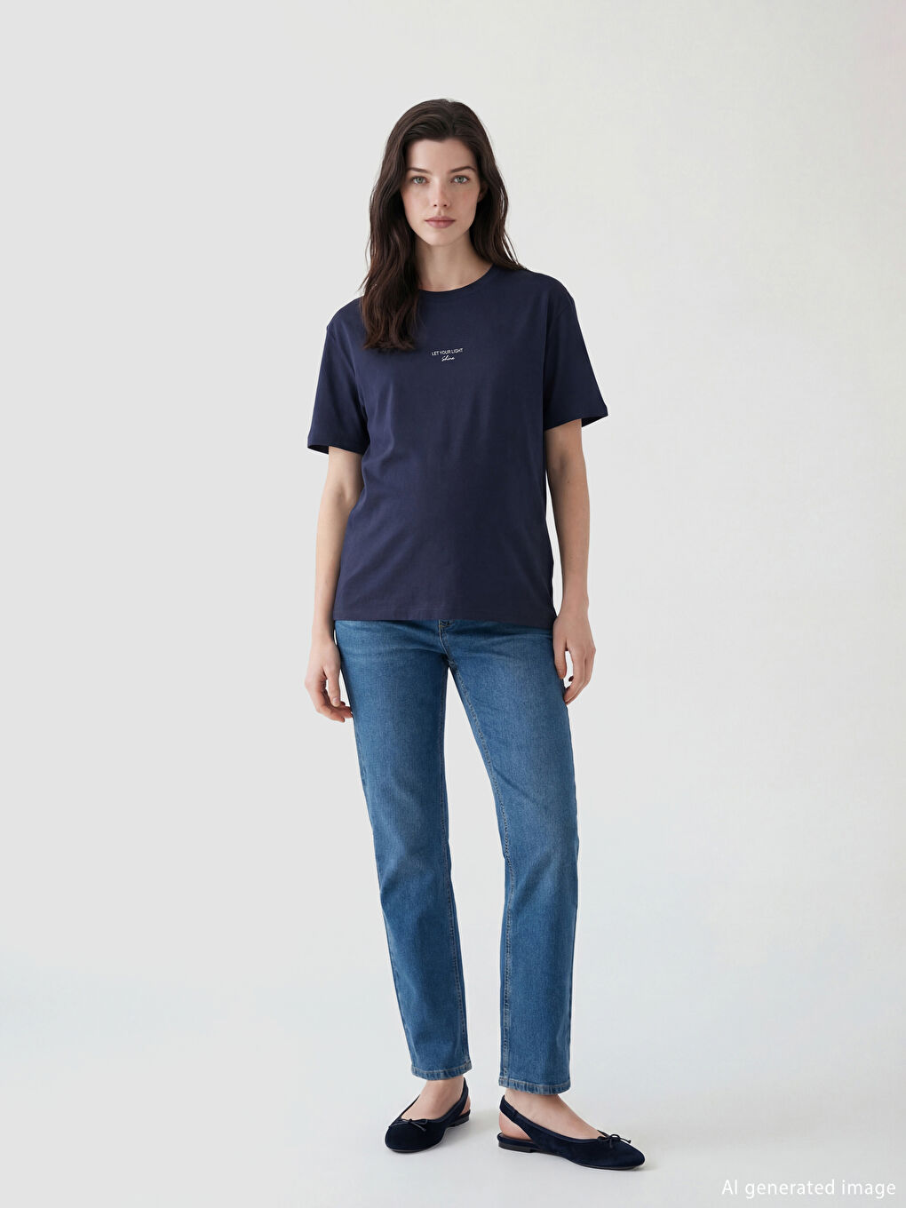 Tricou pentru Femei cu Guler Rotund, Brodat, Material Moale la Atingere-1