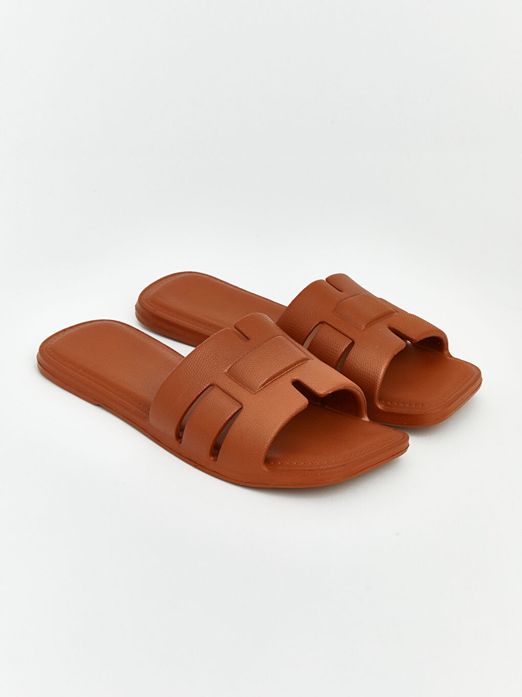 Bej Kadın Kare Burunlu Bantlı Terlik