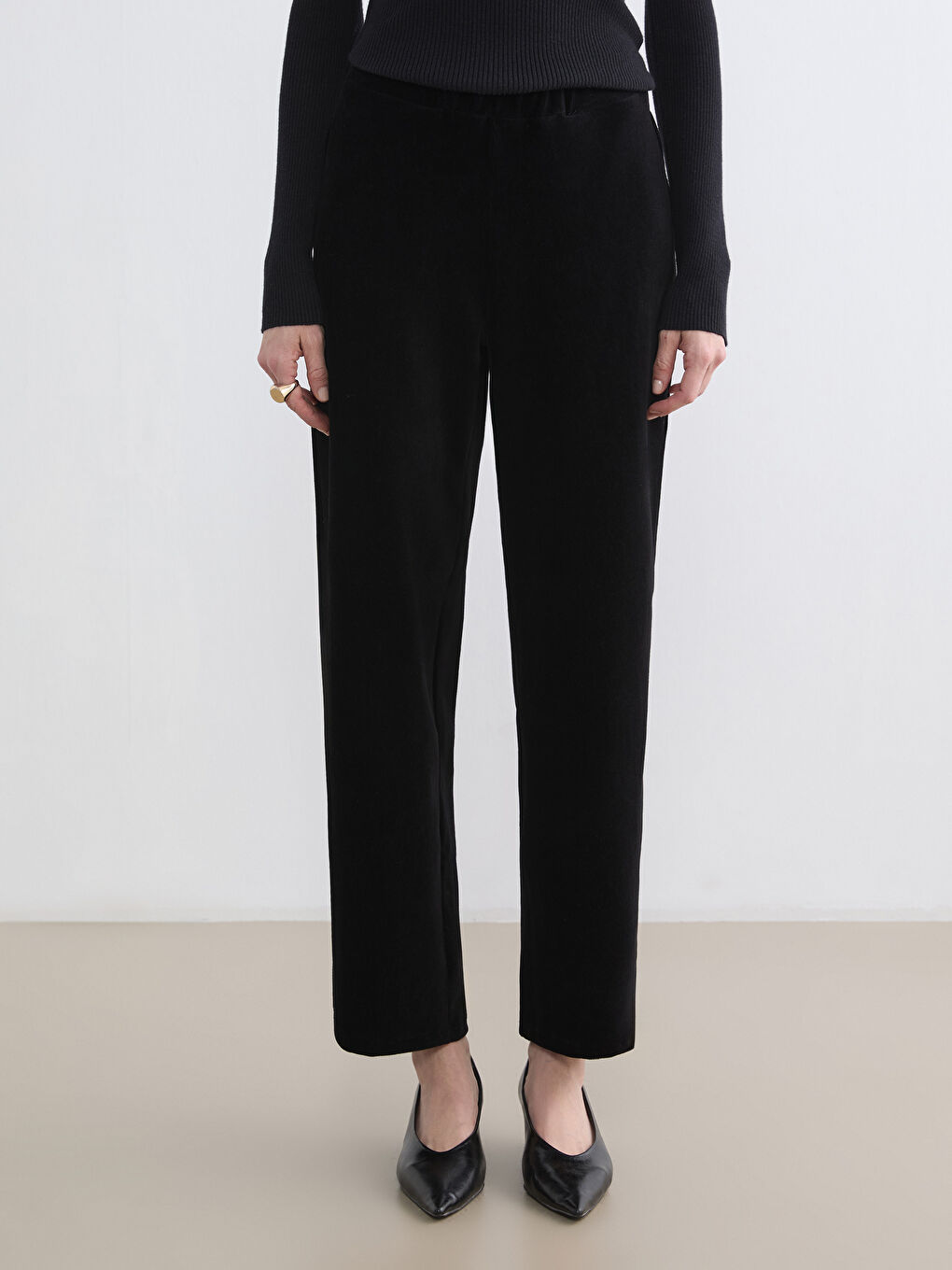 Siyah Beli Lastikli Kadın Kadife Pantolon-1