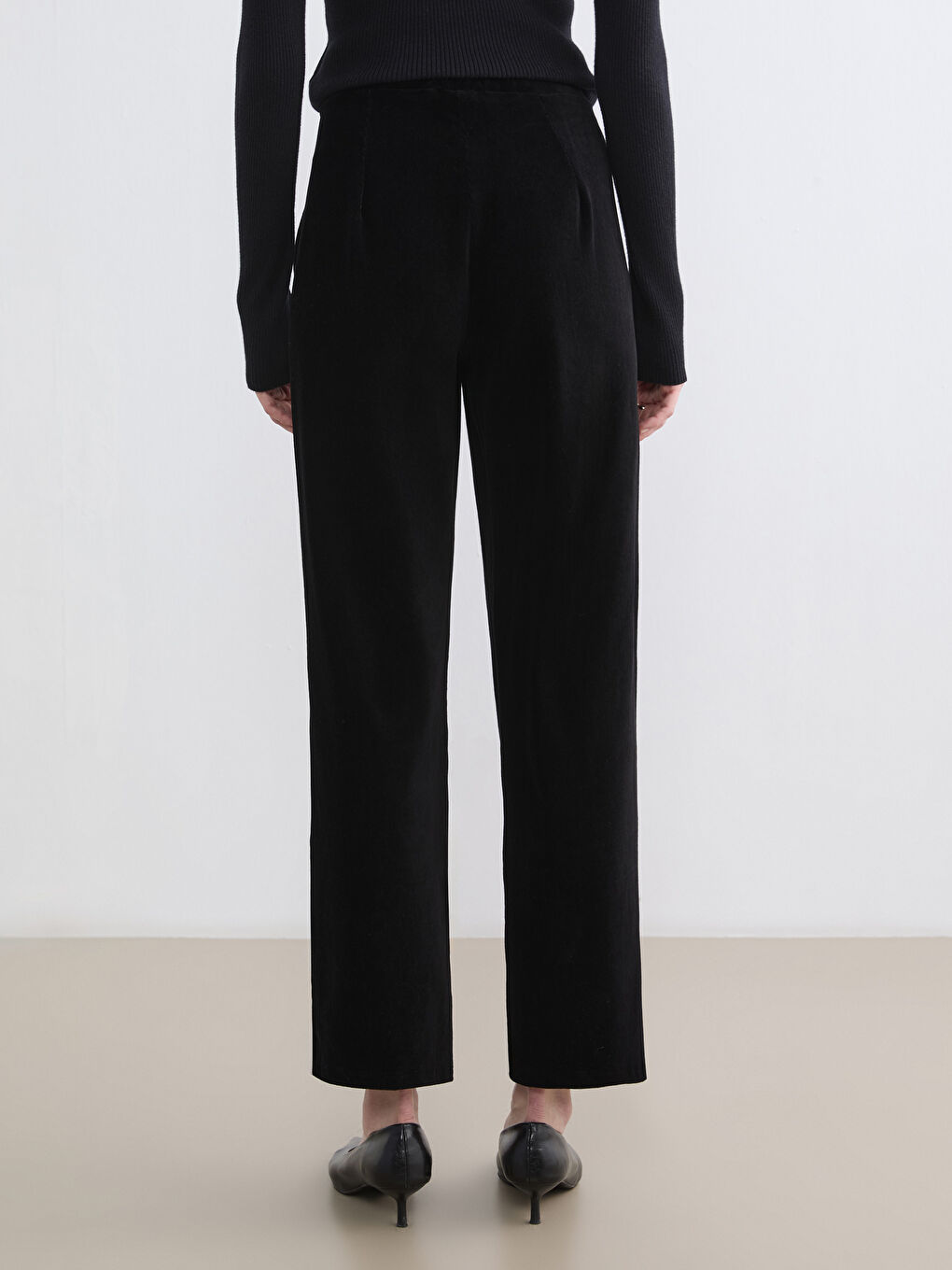 Siyah Beli Lastikli Kadın Kadife Pantolon-3