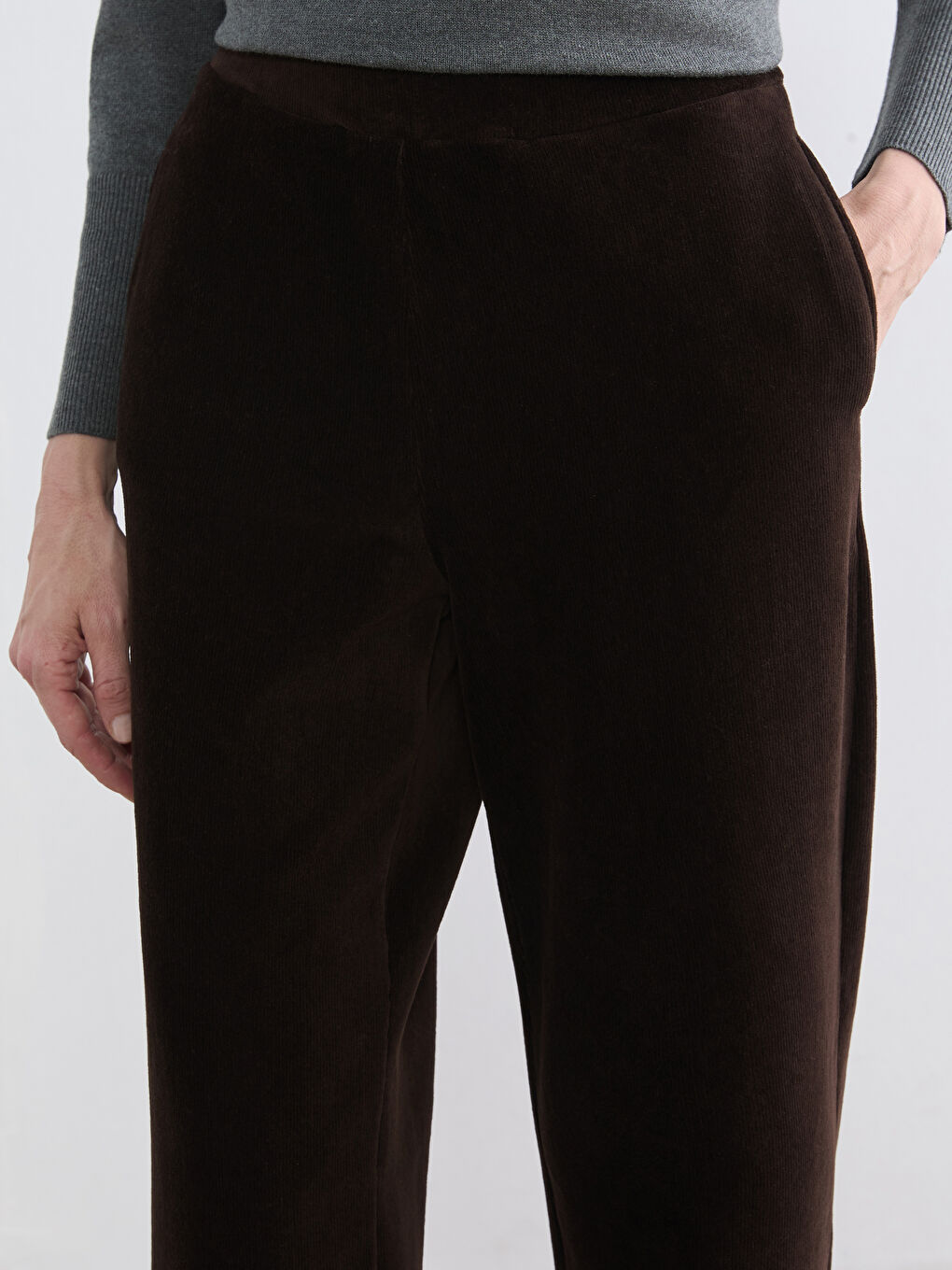 Kahverengi Beli Lastikli Kadın Kadife Pantolon-2