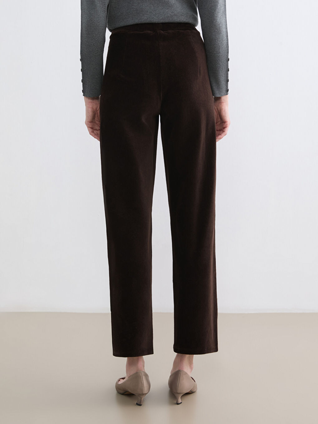 Kahverengi Beli Lastikli Kadın Kadife Pantolon-3