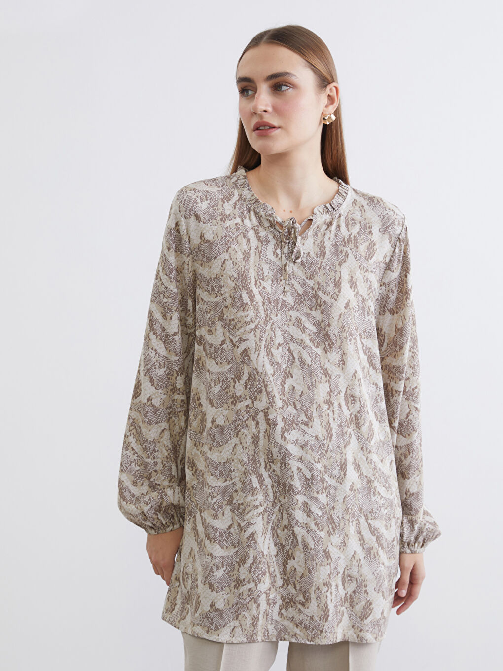 Gri Bağlamalı Yaka Desenli Kadın Tunik