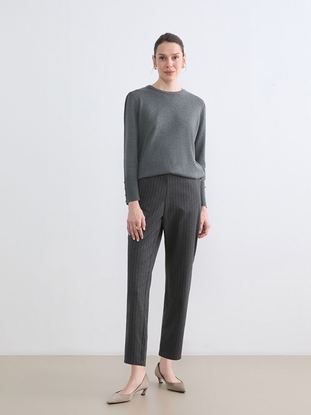 Gri Beli Lastikli Çizgili Kadın Pantolon