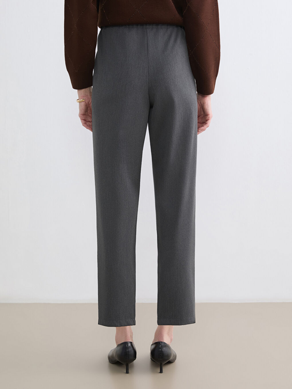 Gri Beli Lastikli Kadın Pantolon-3