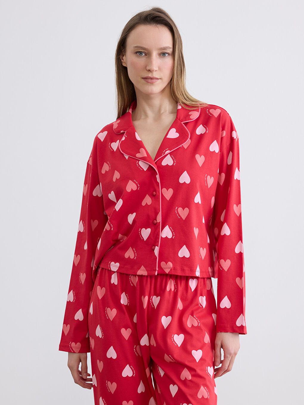 Kırmızı Gömlek Yaka Kalp Desenli Kadın Pijama Takımı