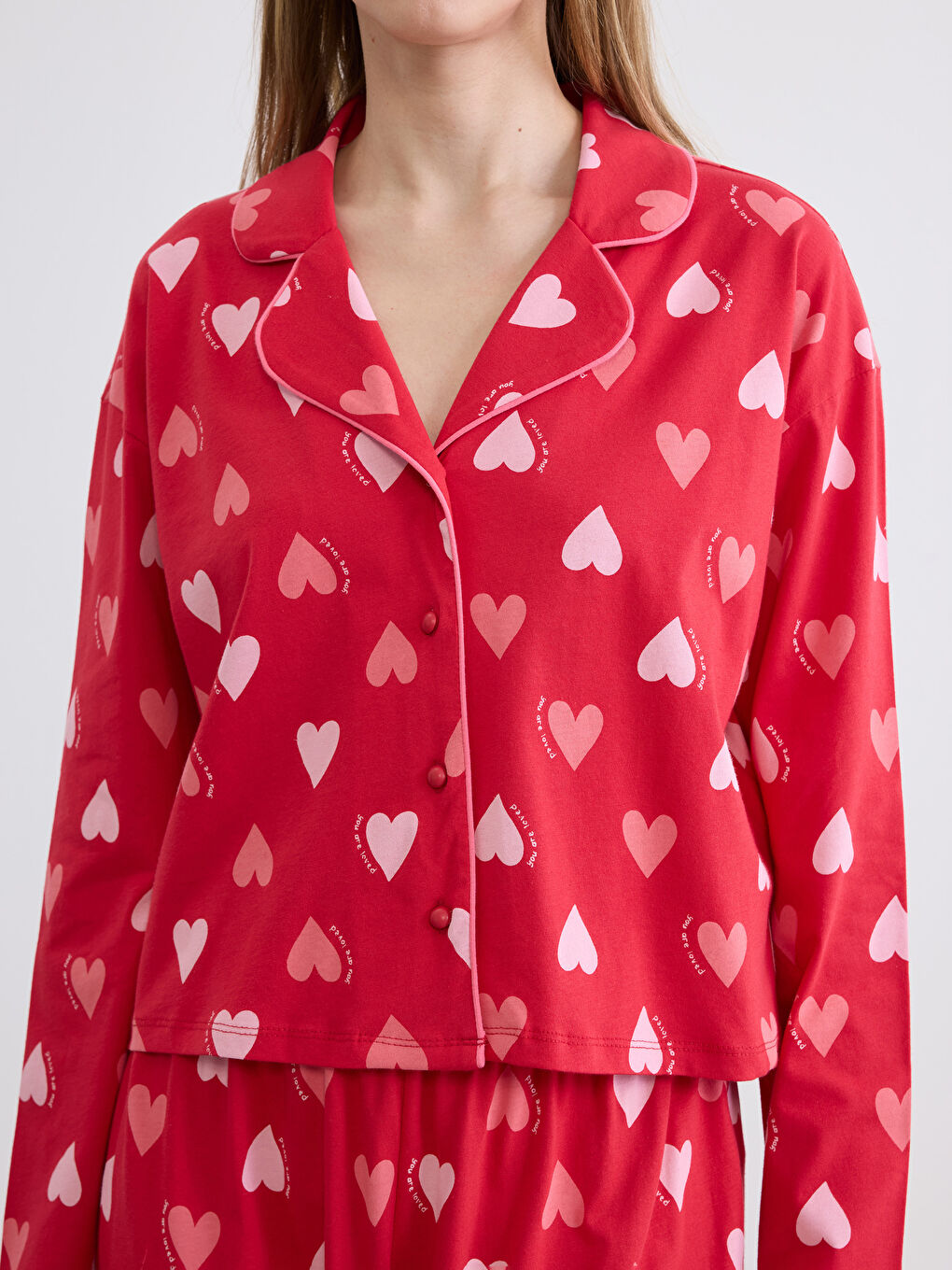 Kırmızı Gömlek Yaka Kalp Desenli Kadın Pijama Takımı-2