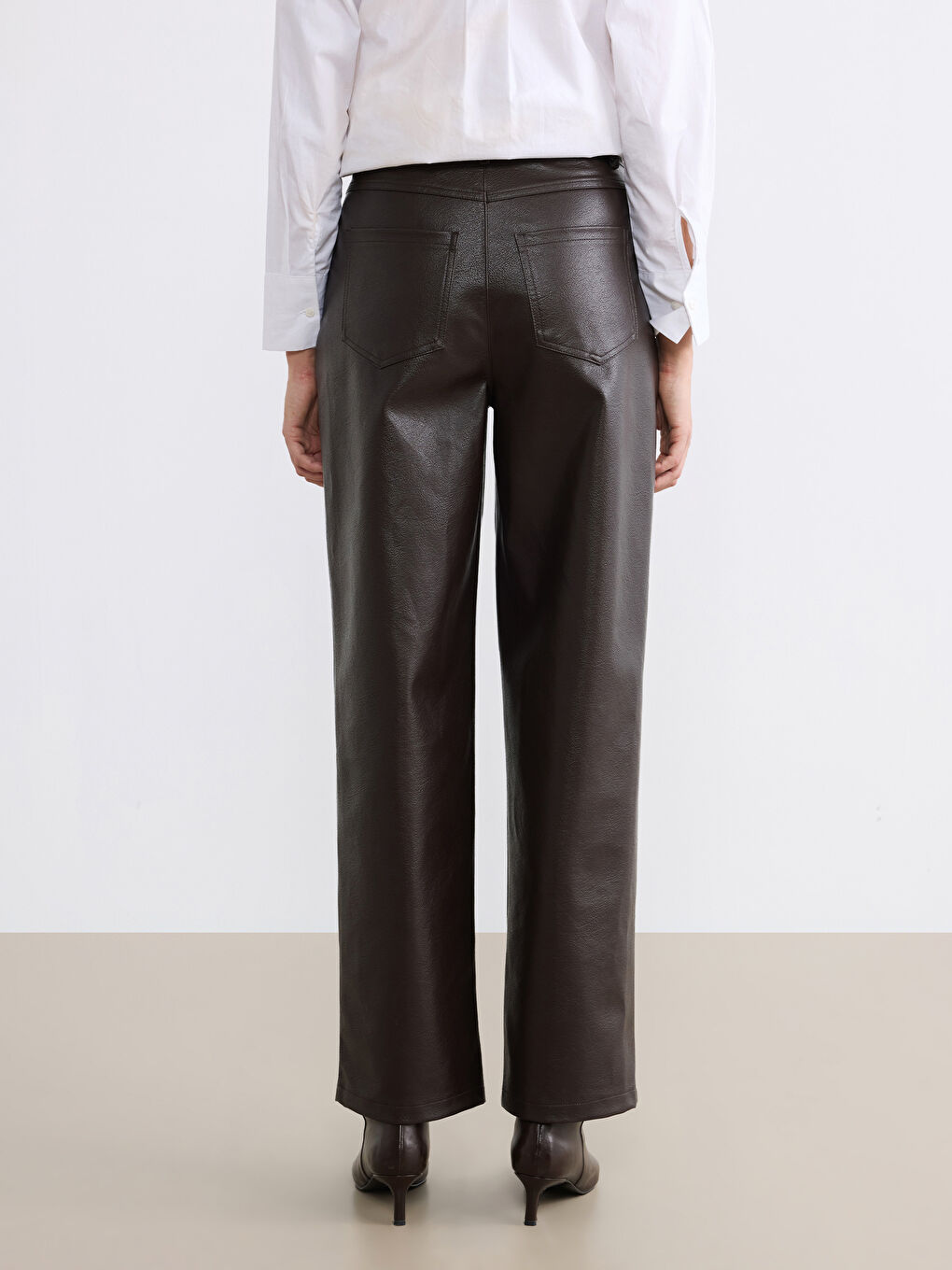 Стандартные женские брюки из искусственной кожи-9