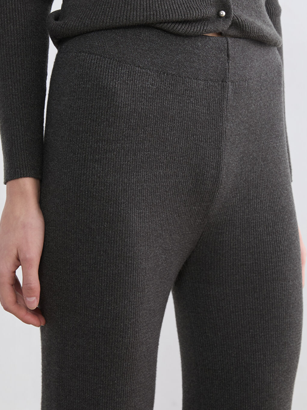 Antrasit Beli Lastikli Geniş Paça Triko Kadın Pantolon-2