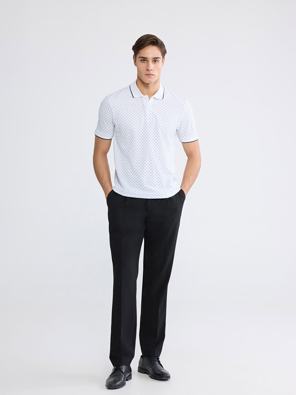 Beyaz Polo Yaka Desenli Pike Erkek Tişört-1