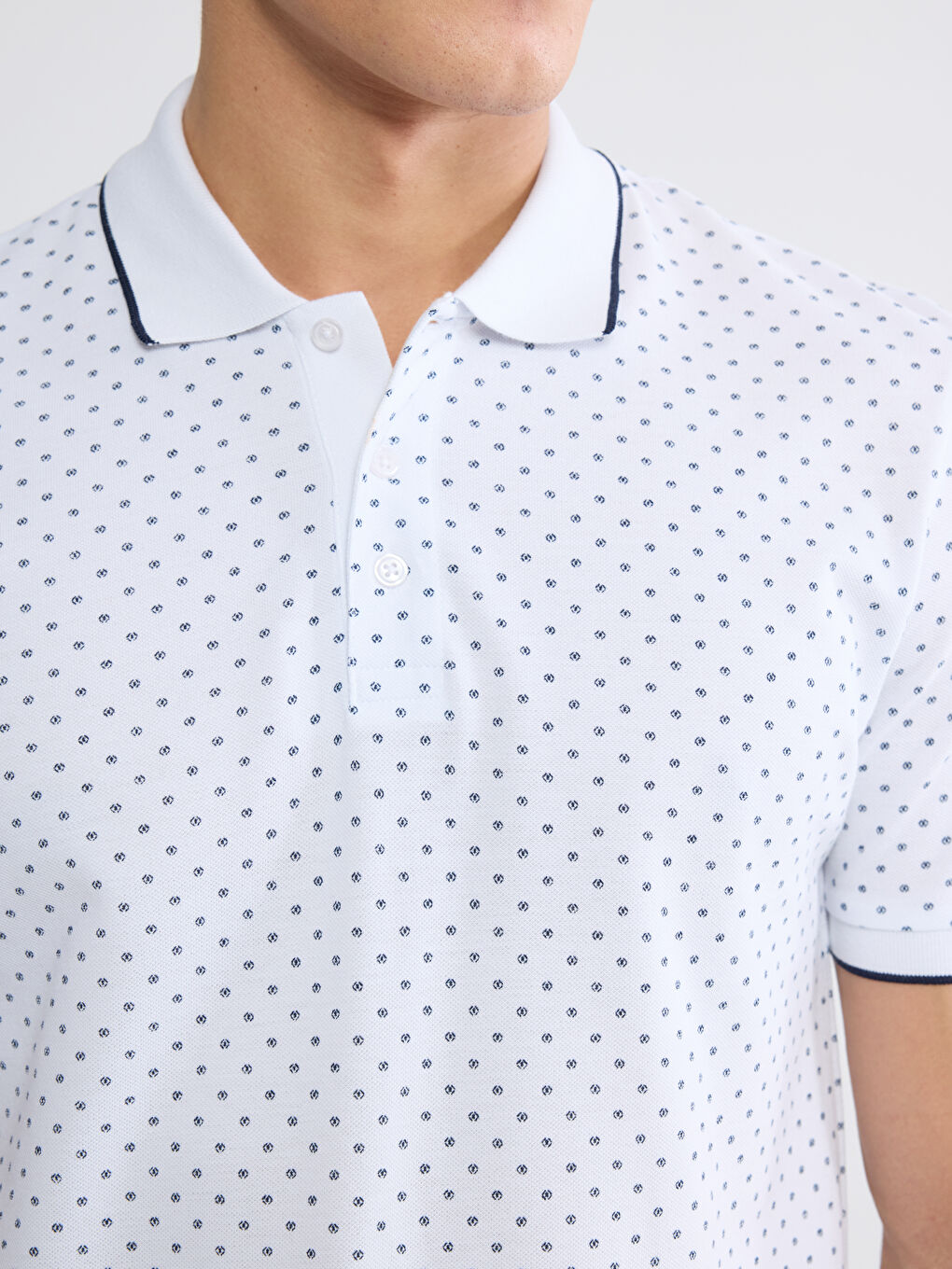 Beyaz Polo Yaka Desenli Pike Erkek Tişört-2