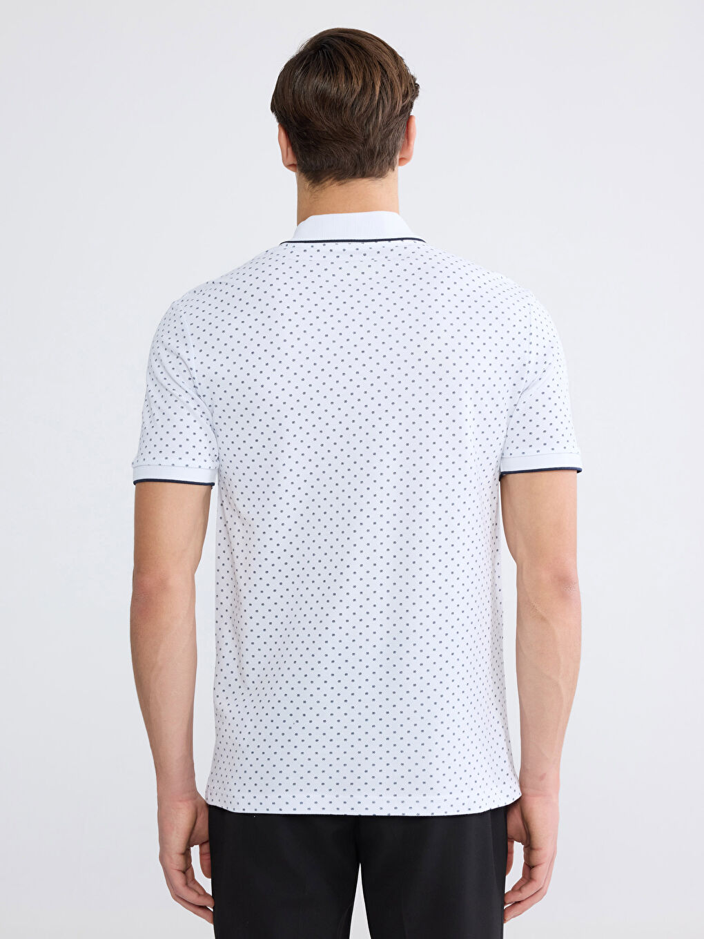 Beyaz Polo Yaka Desenli Pike Erkek Tişört-3