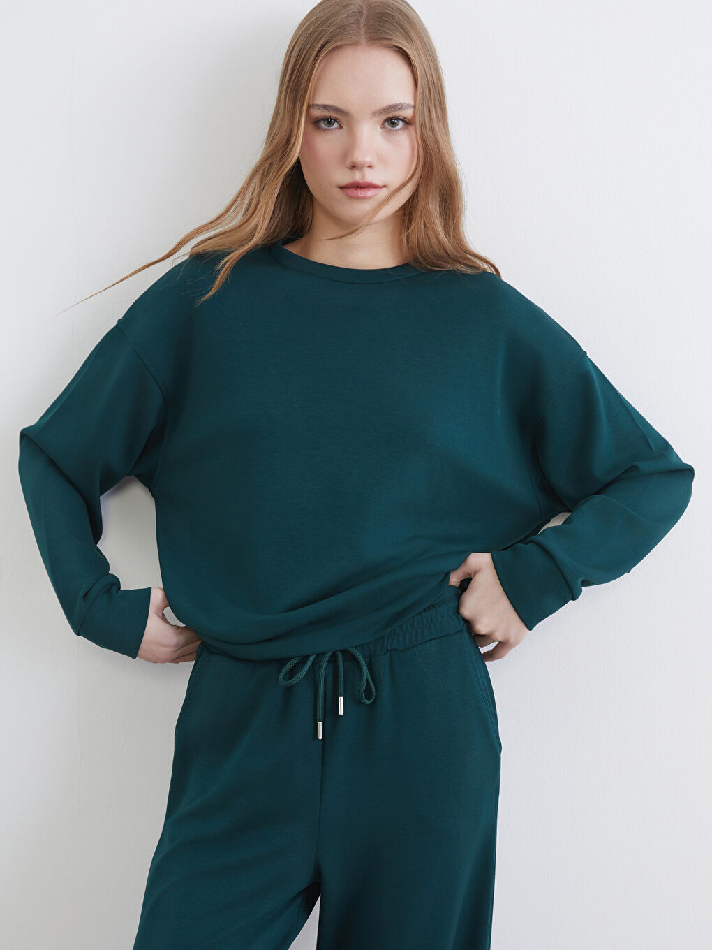 Yeşil Bisiklet Yaka Soft Touch Kadın Sweatshirt